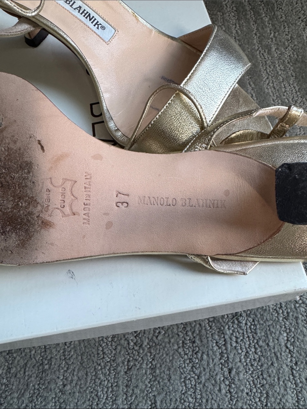 Manolo Blahnik Metallic Gold Strappy kitten heels sandals size 37 - Picture 3 of 8